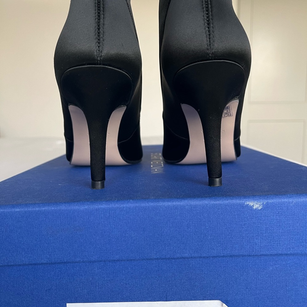 Stuart Weitzman Cling ebony stretch satin booties women 9 excellent like new con - Picture 5 of 8